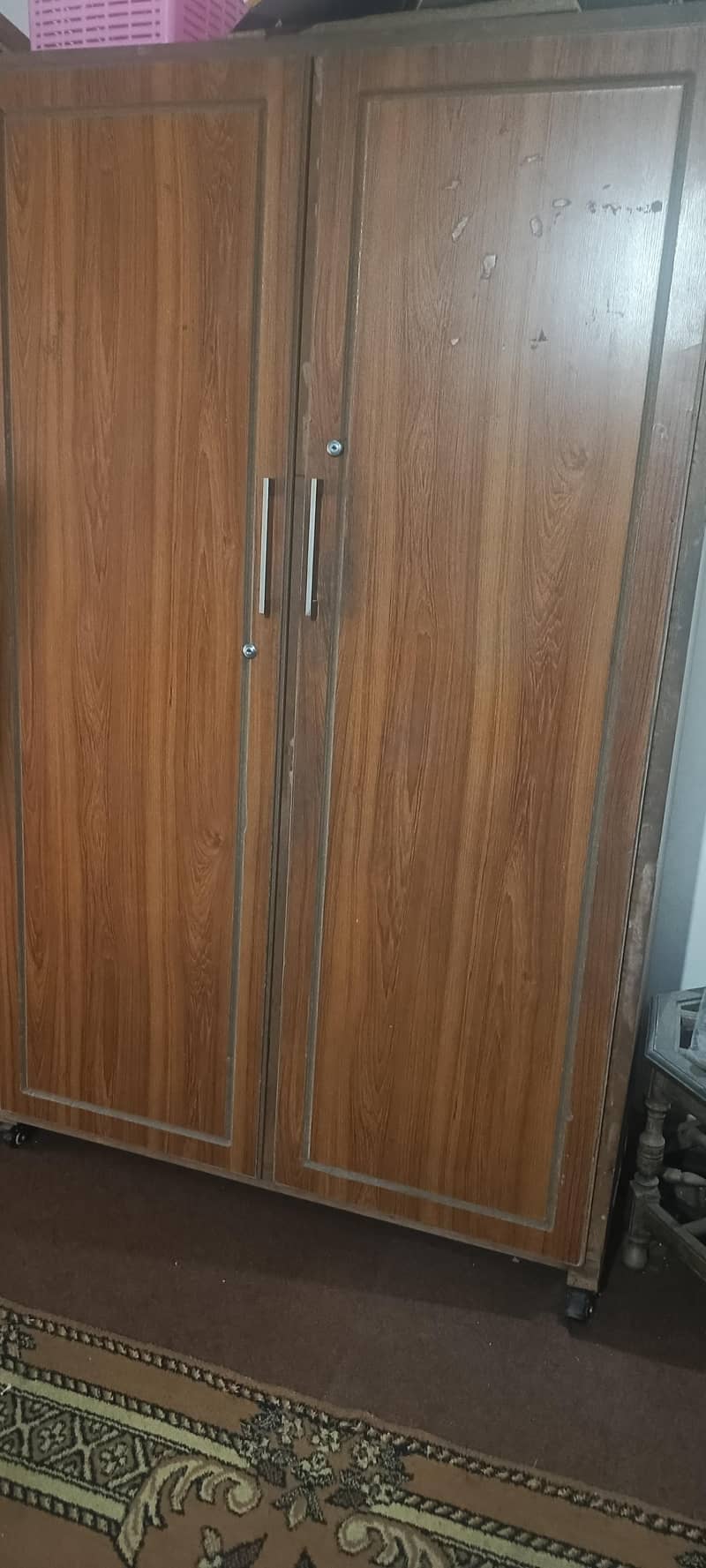 2 cupboards. . 3