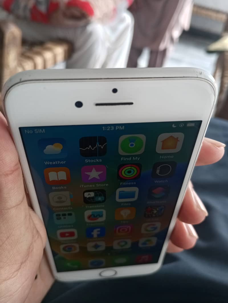 Apple iPhone 8 1