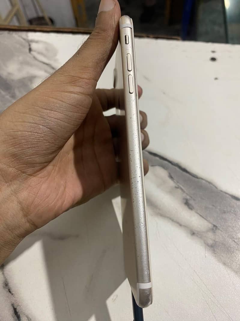 Apple iPhone 7 Plus 0