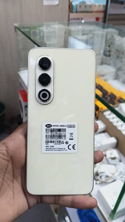 itel s25 6/128 super AMOLED Display