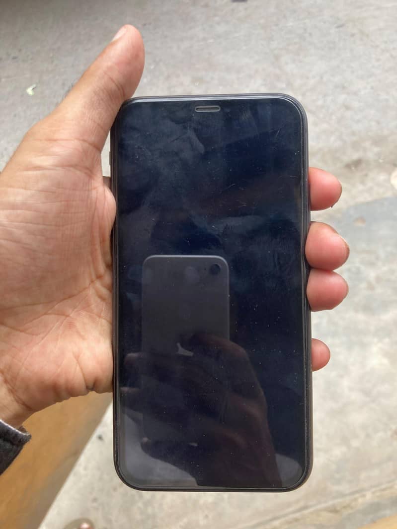 Apple iPhone 11 3