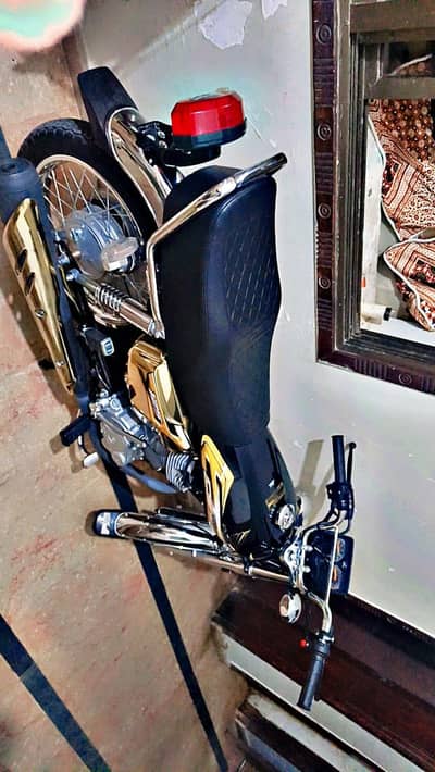 Honda 125 gold edition