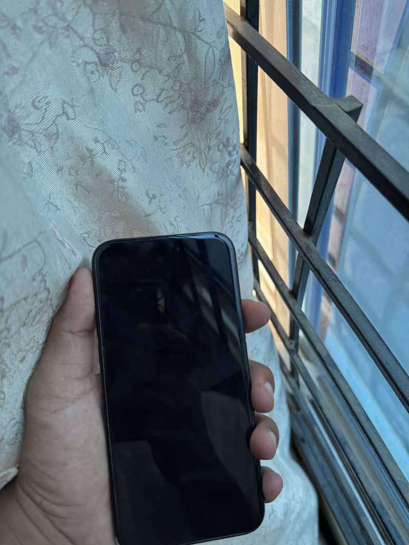 Apple iPhone 15 plus 0