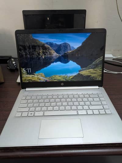 HP 14s Laptop | AMD 3020e | 8GB RAM | 256+64 SSD | 2GB Radeon Graphics