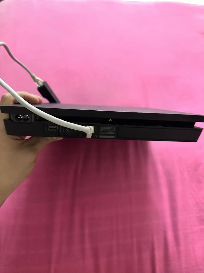 PS4 Slim 2