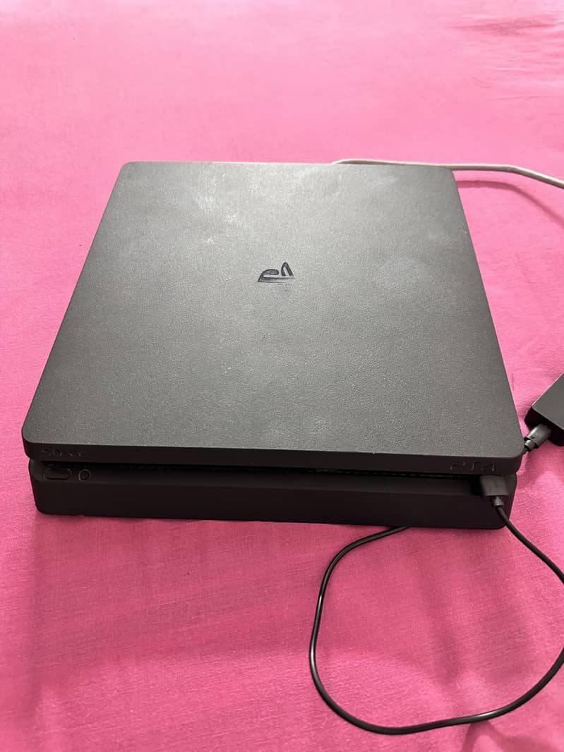 PS4 Slim 3