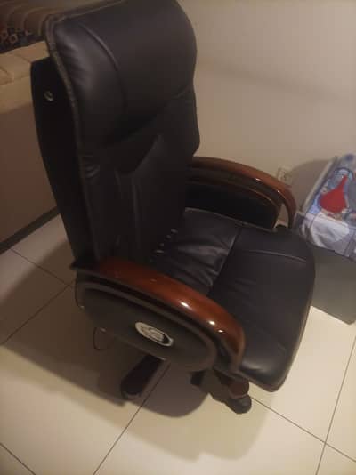 Office Executive Chairs , Reclining chair - Excellent condition