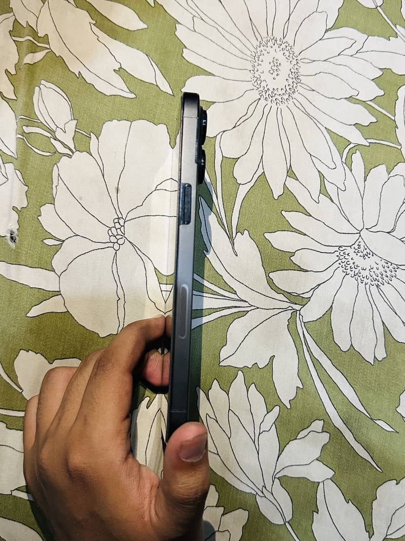 Apple iPhone 14 Pro Max 4