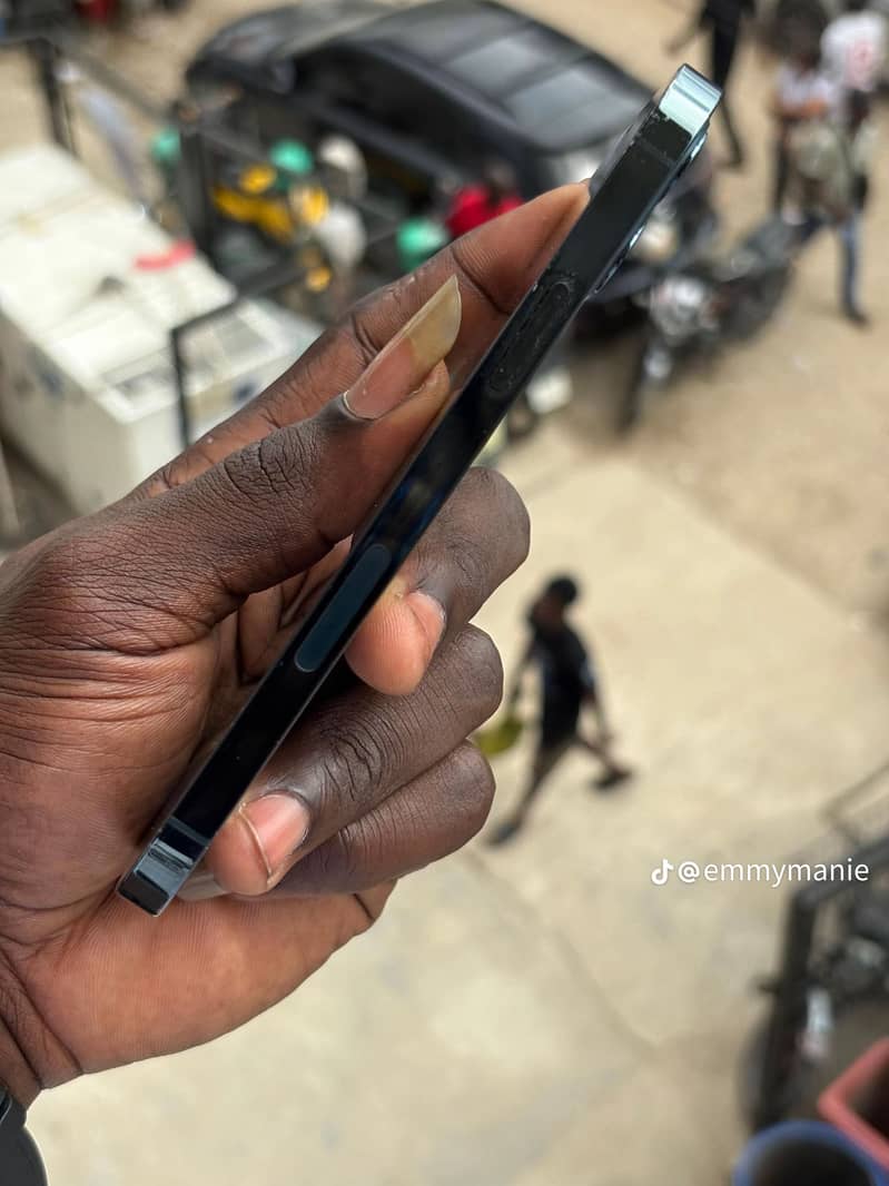 iPhone 12 Pro 0