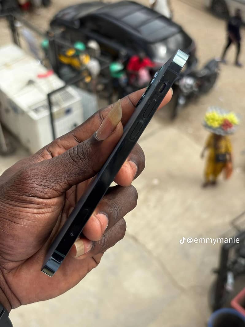 iPhone 12 Pro 2