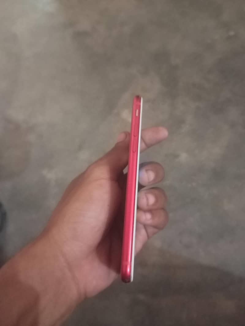 Apple iPhone 8 3