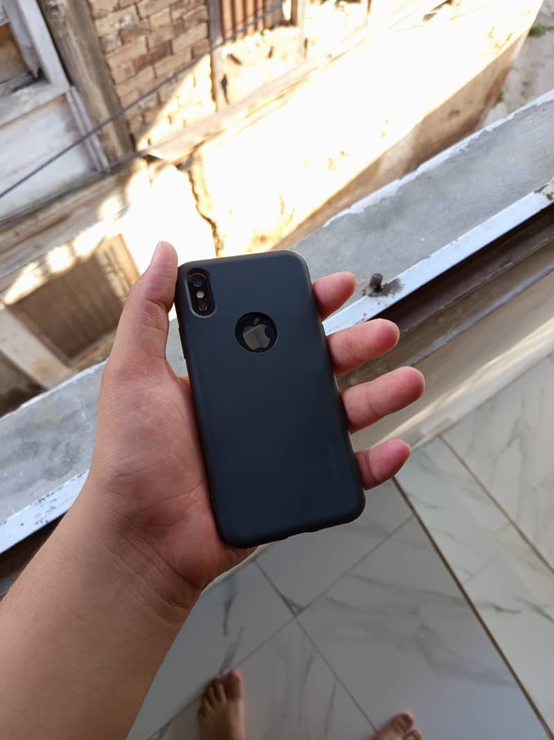 Apple iPhone X 5