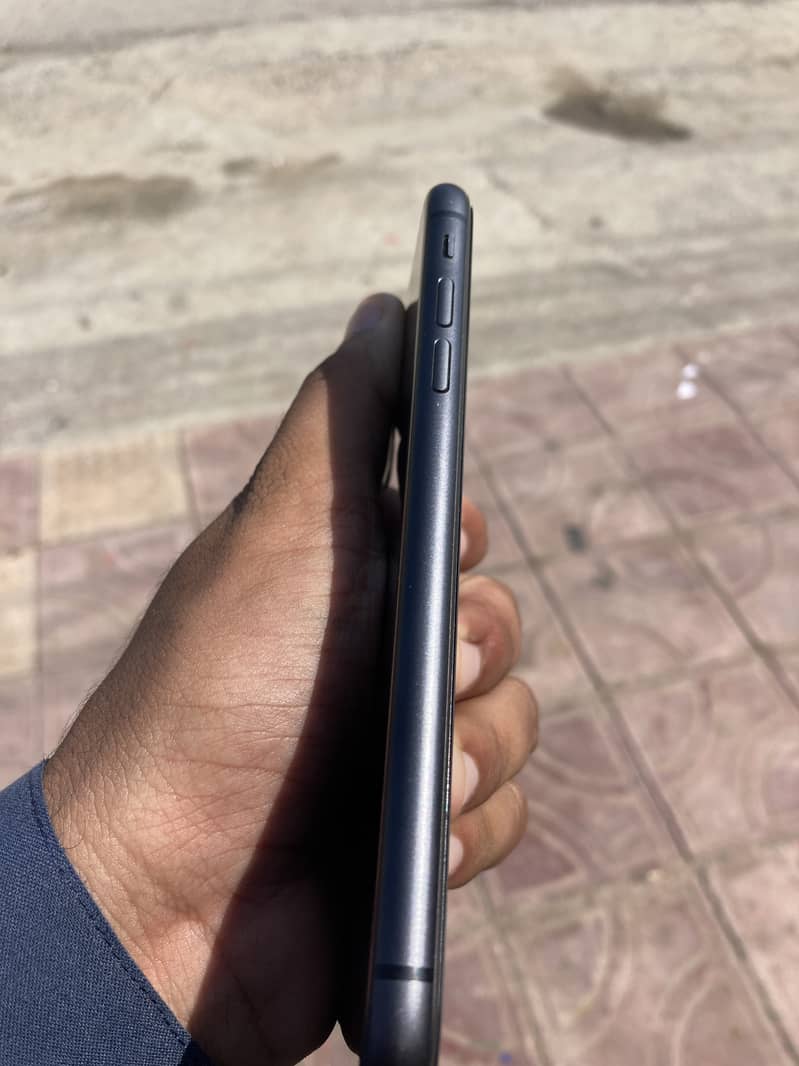 iPhone 11 2