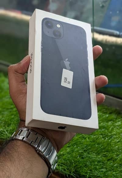 Apple iPhone 13