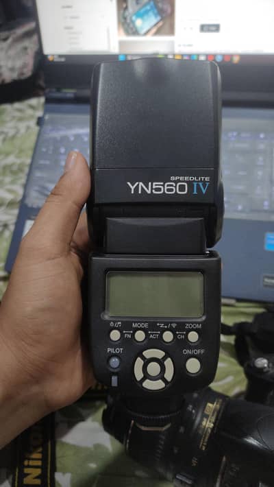 Yongnuo SPEEDLITE YN560 4