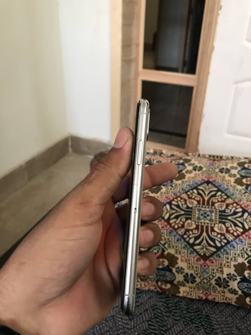 Apple iPhone X 5