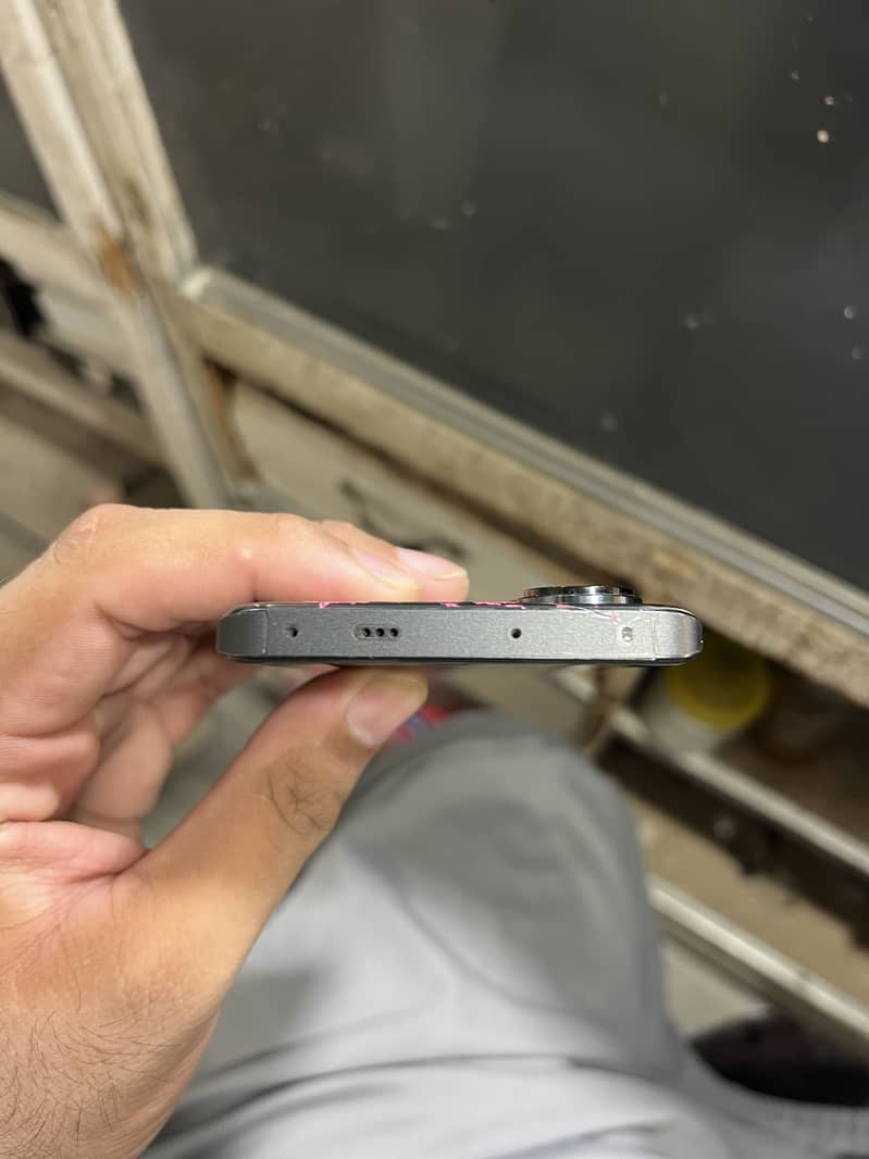 Xiaomi Redmi Note 13 Pro plus 3