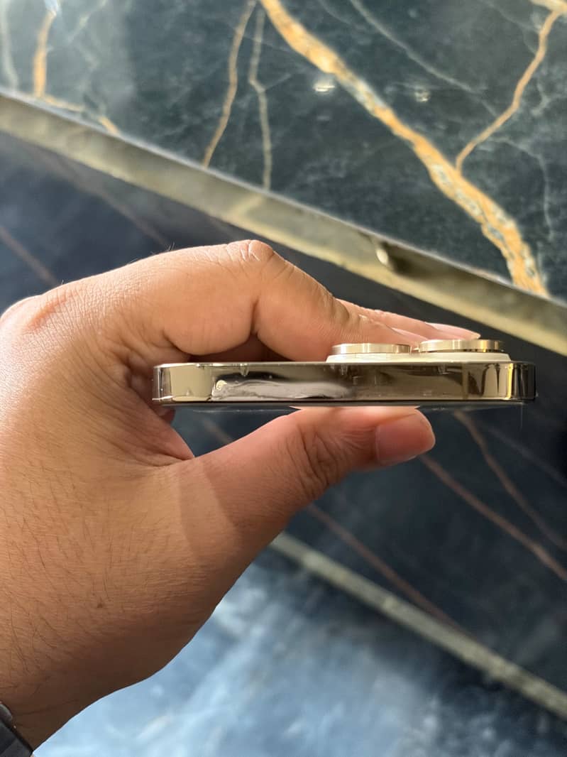 Iphone 14 pro max 3