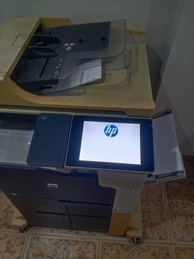 LaserJet 700 color MFP M775