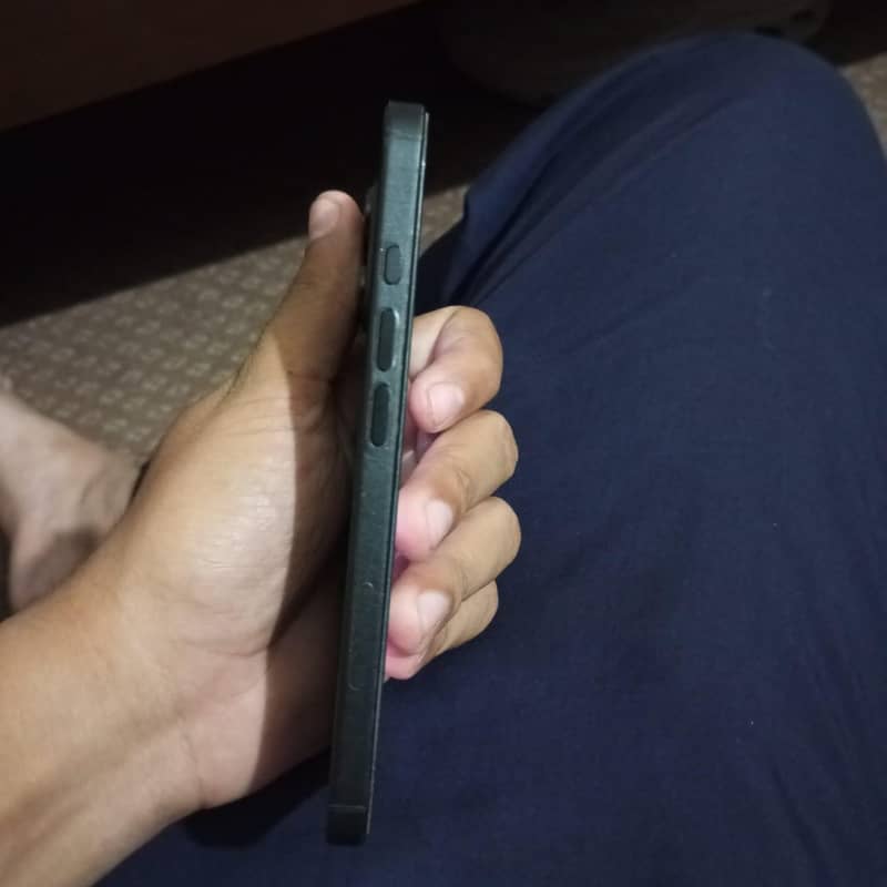 Apple iPhone 16 1