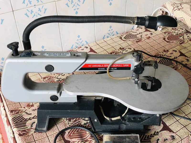 16 " Variable speed scroll saw machine with light ” New Condition 1