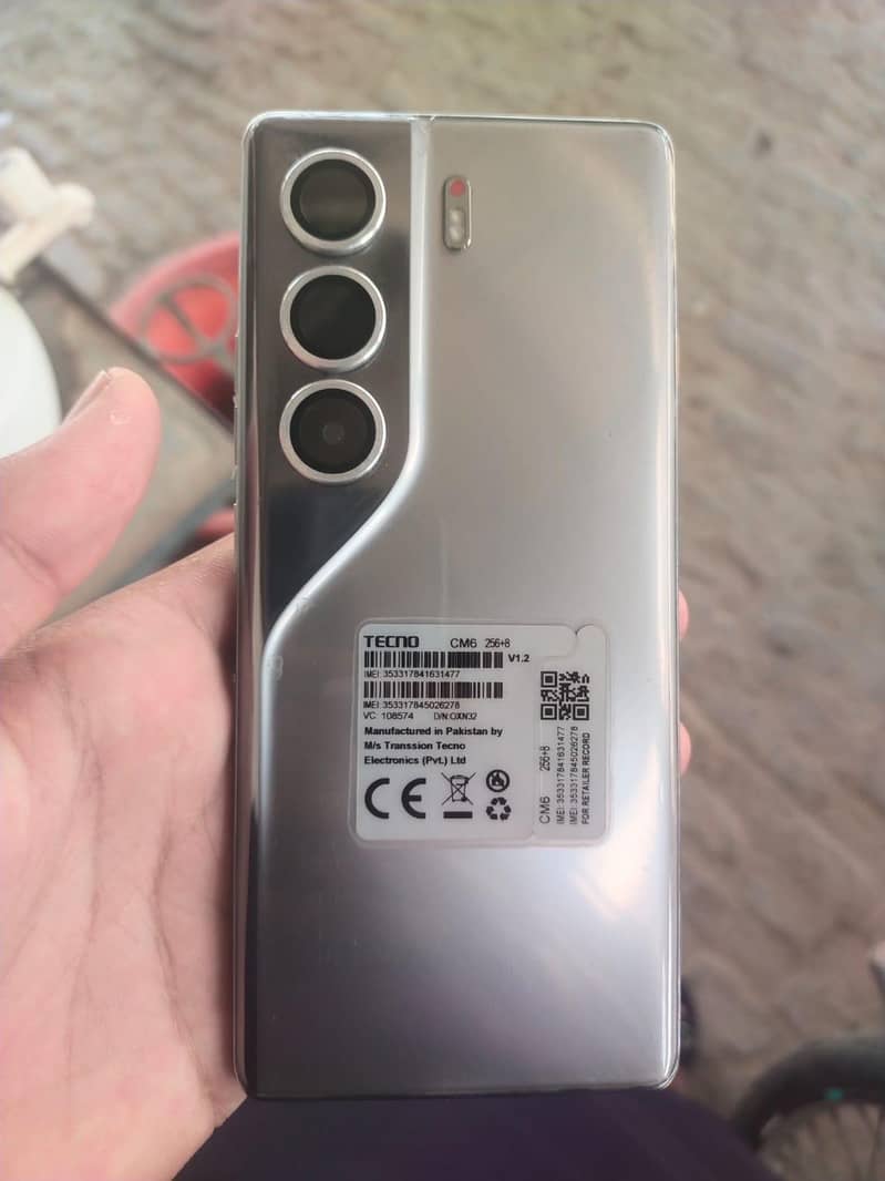 Tecno CAMON 40 Pro 1