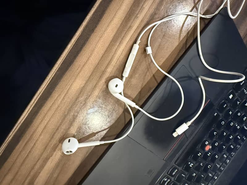 iPhone Lighting Handfree 0