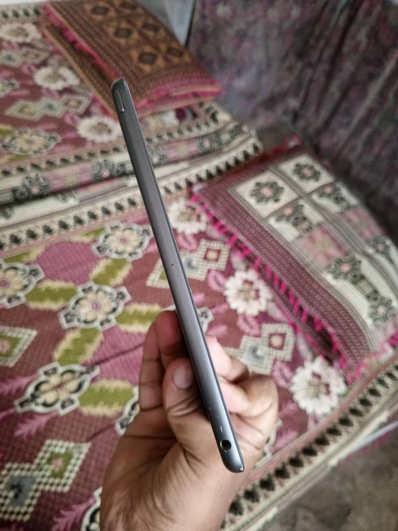 Ipad 7th Generation 128GB 3
