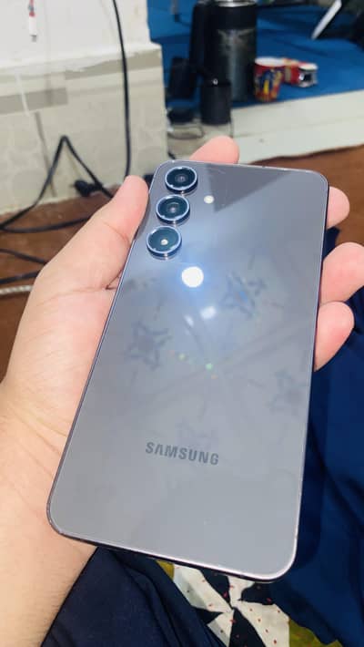 Samsung Mobile S24 fE