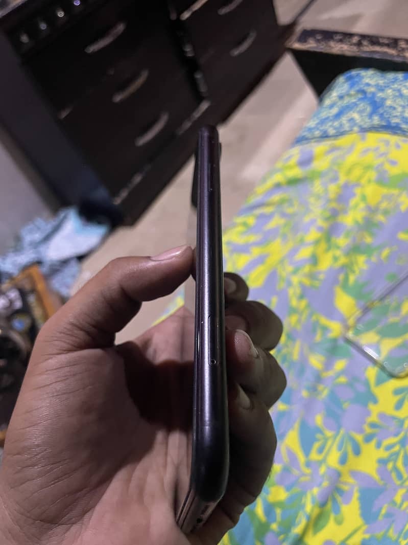 Apple iPhone XR 11