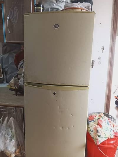Sasta tareen fridge