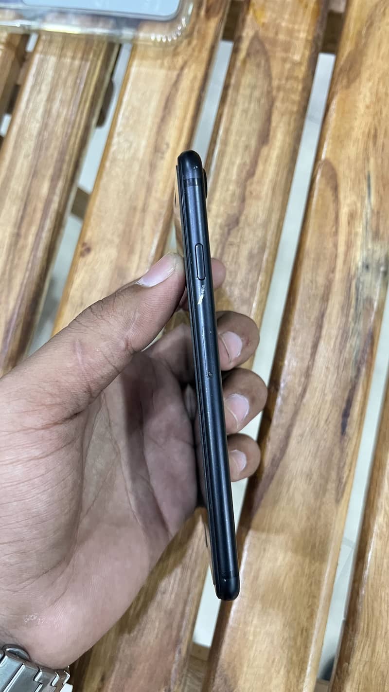 Apple iPhone 7 4