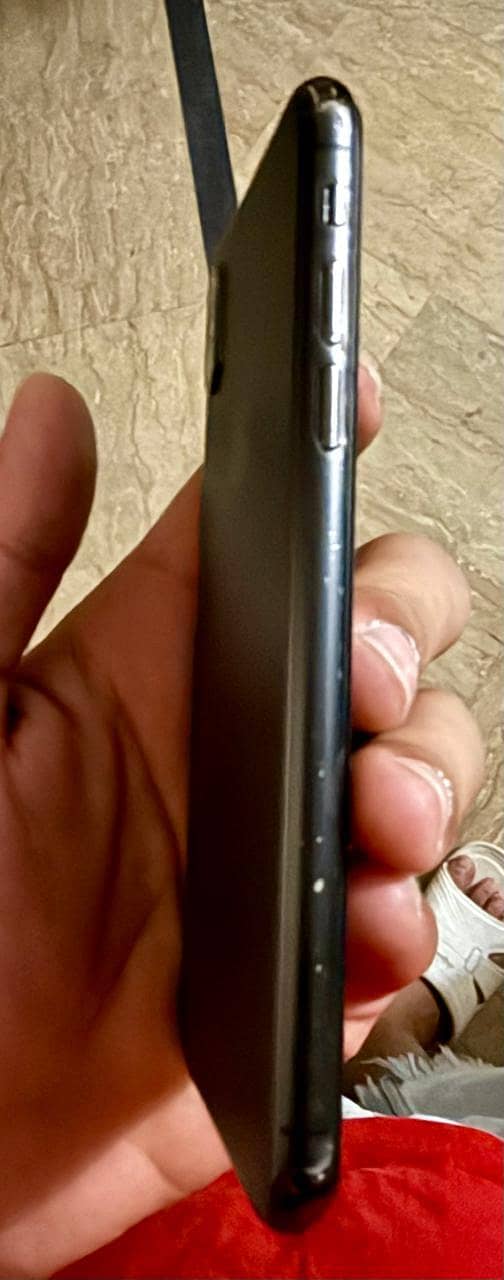 Apple iPhone X 3