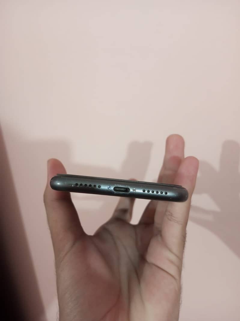 Apple iPhone 11 7