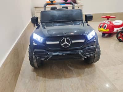 kids jeep . only 6 month use battery a one .