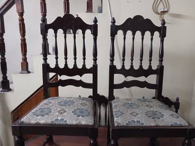 dining table of 6 person made up of solid wood