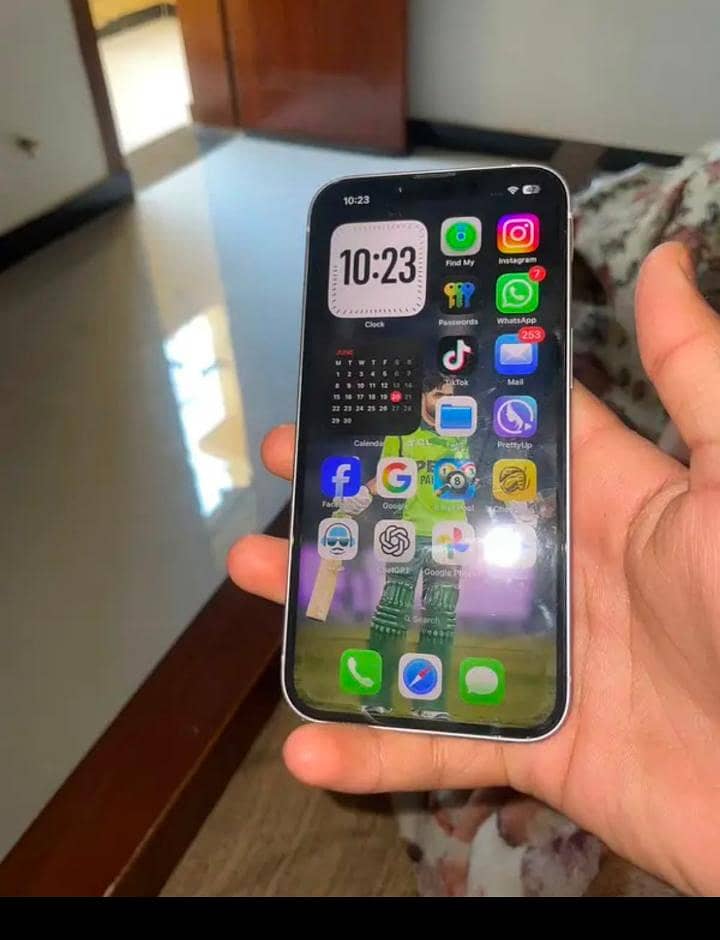 iPhone 14 3