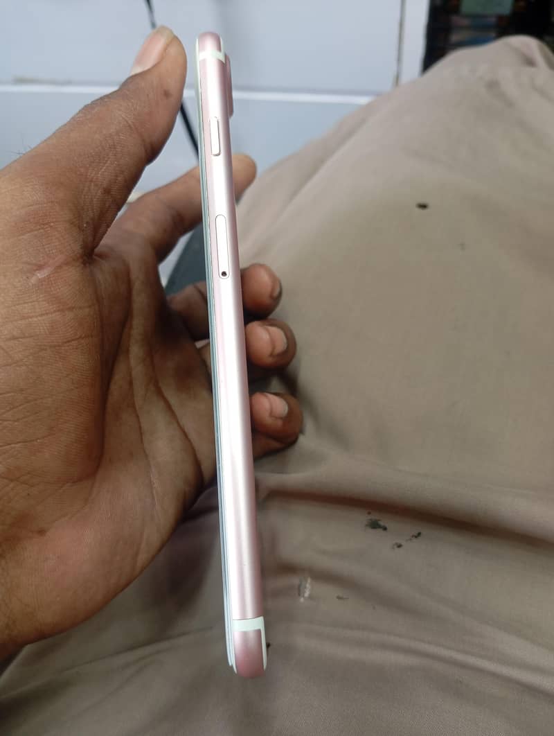 Apple iPhone 7 Plus 1