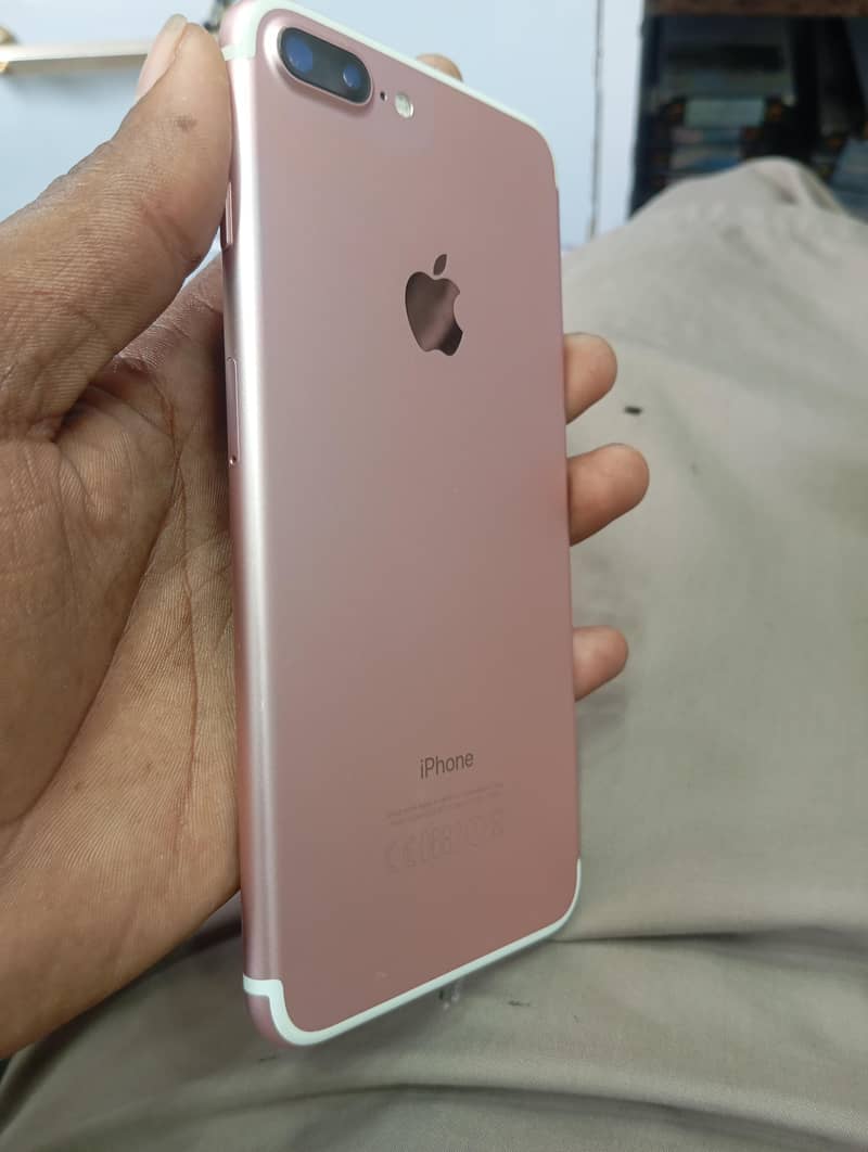 Apple iPhone 7 Plus 4