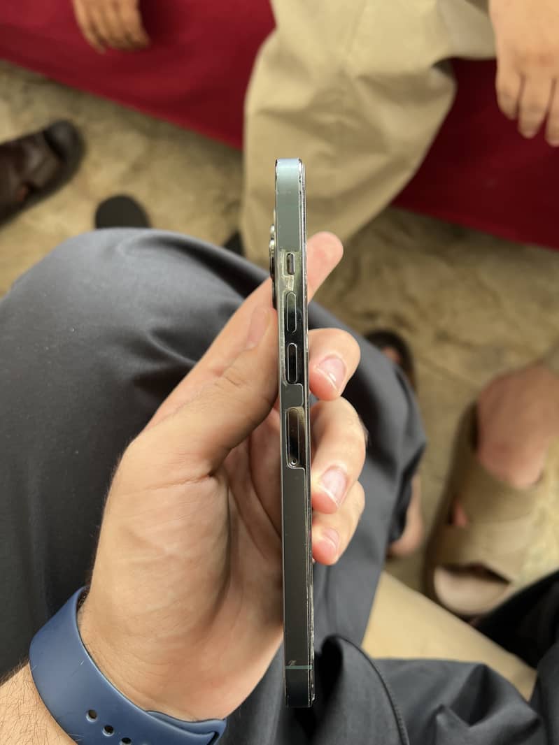 iPhone 13 pm 1