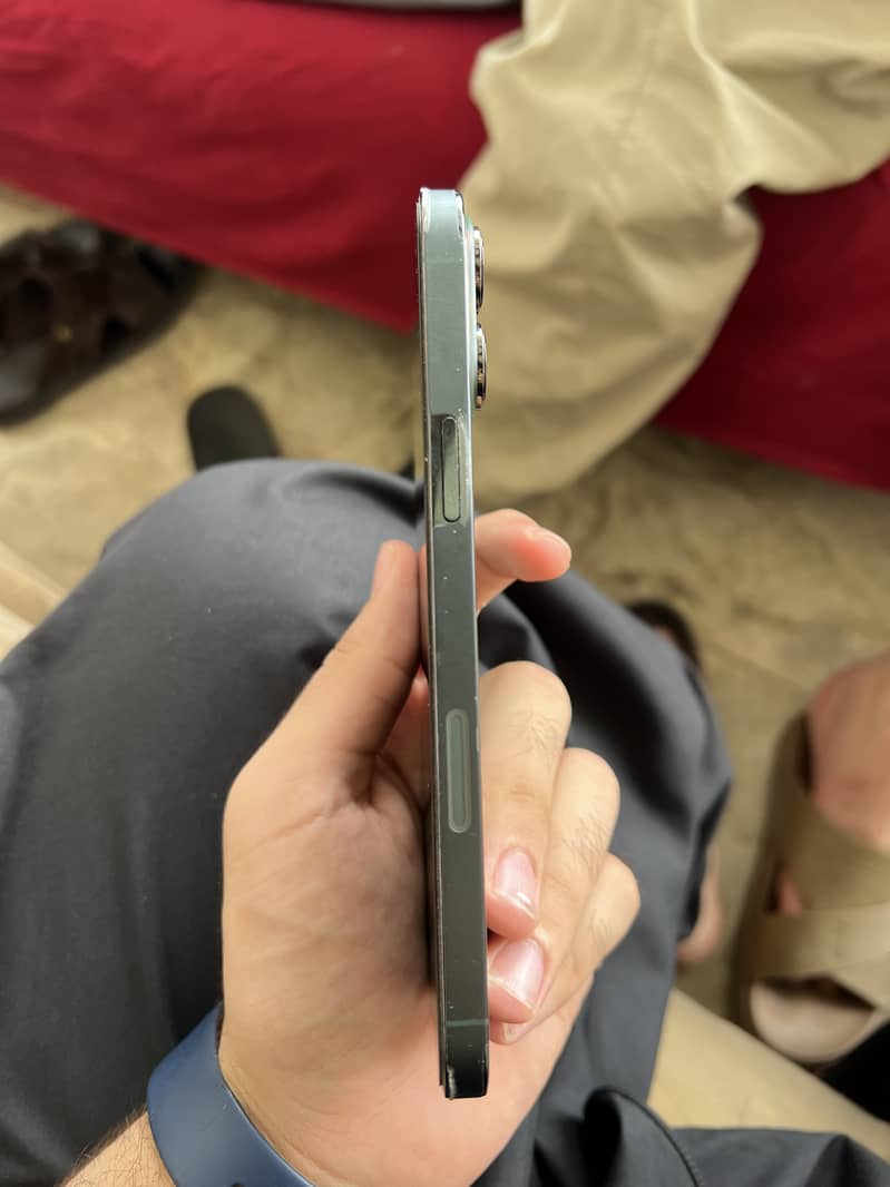 iPhone 13 pm 2
