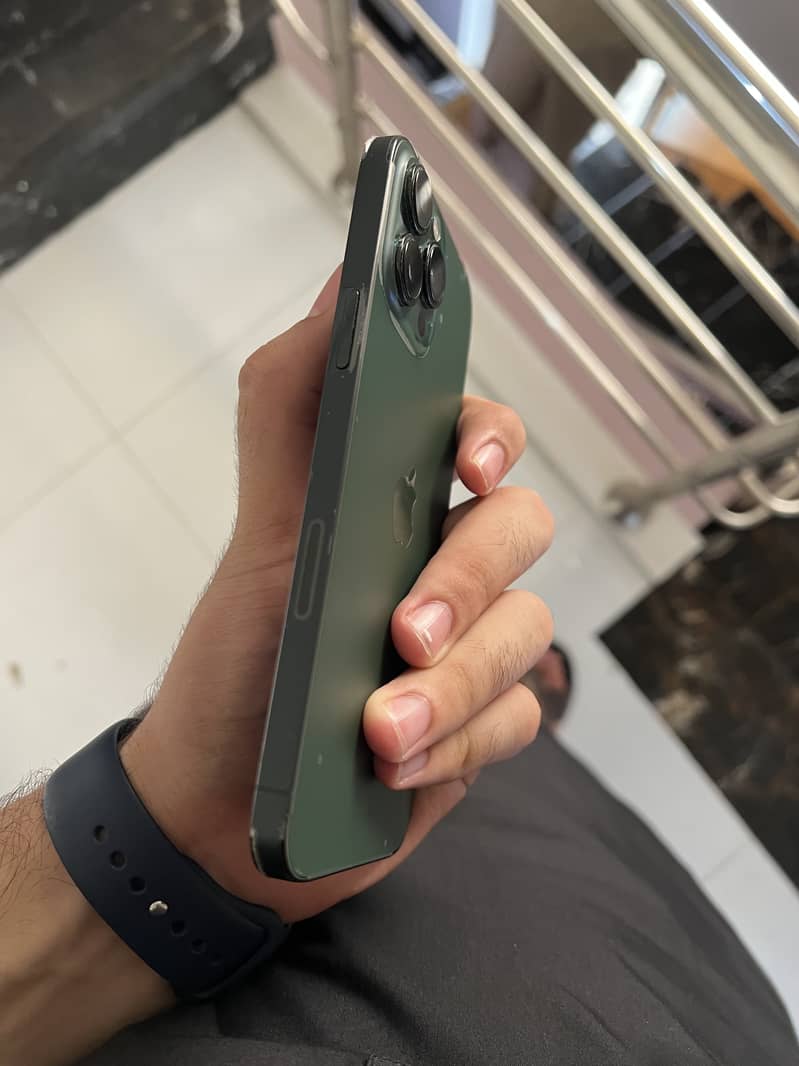 iPhone 13 pm 4
