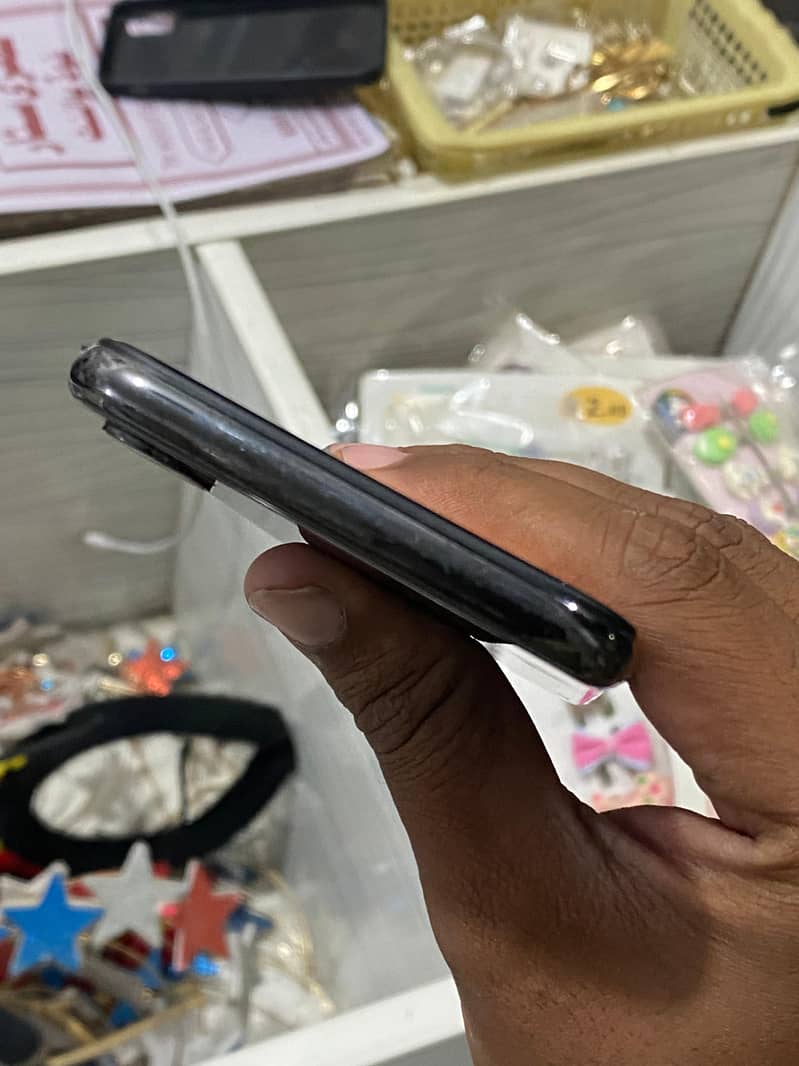 Apple iPhone X 3