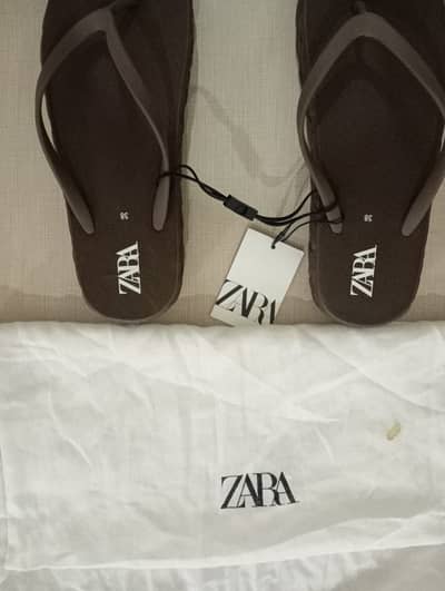 ZARA Athleticz Silver Marathon Sneakers &ZARA Flip-flop sandal womens