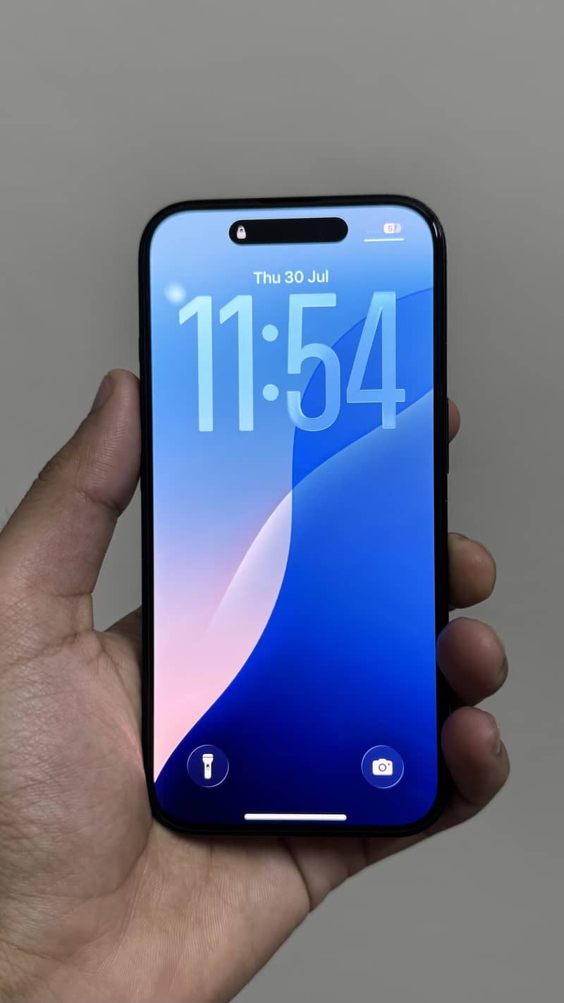 Apple iPhone 16 3