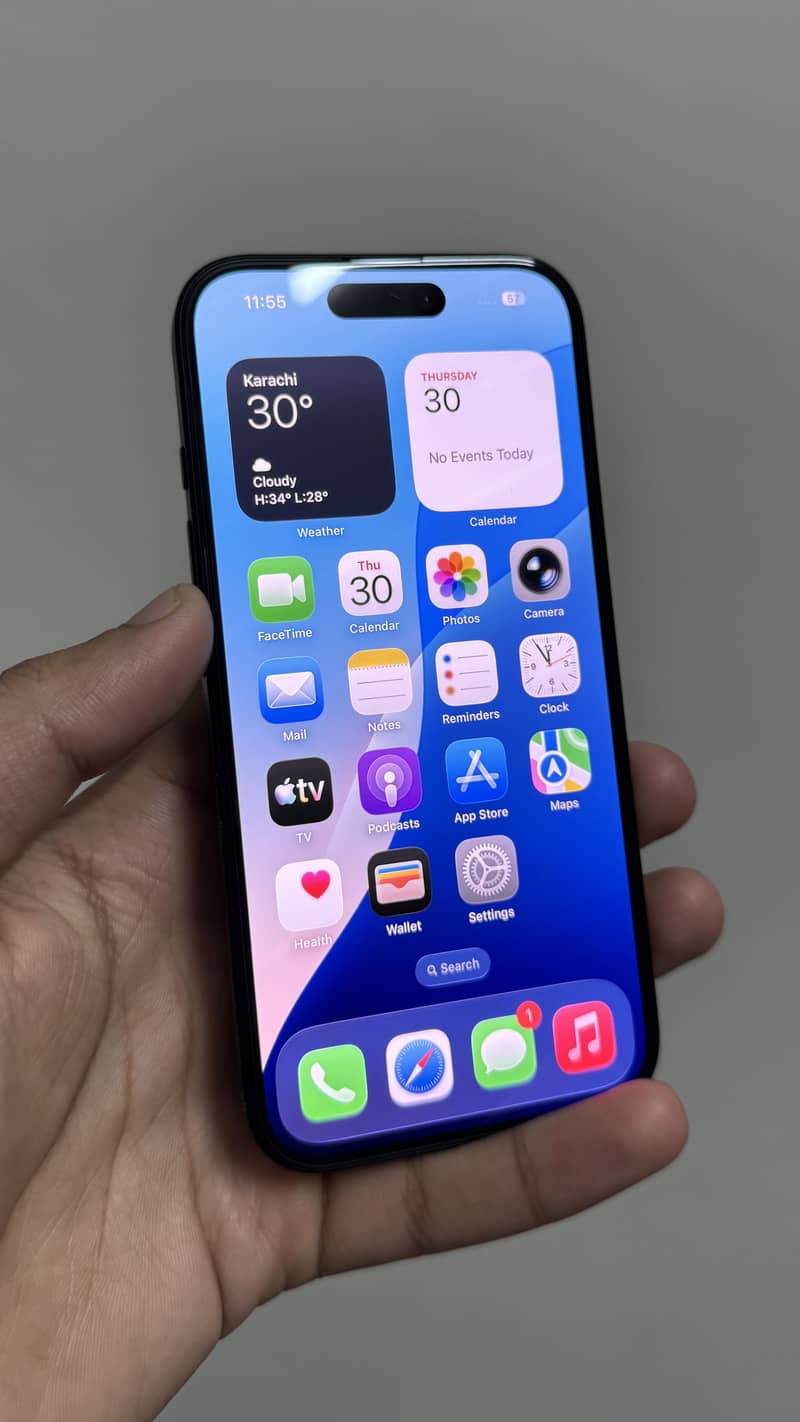 Apple iPhone 16 4