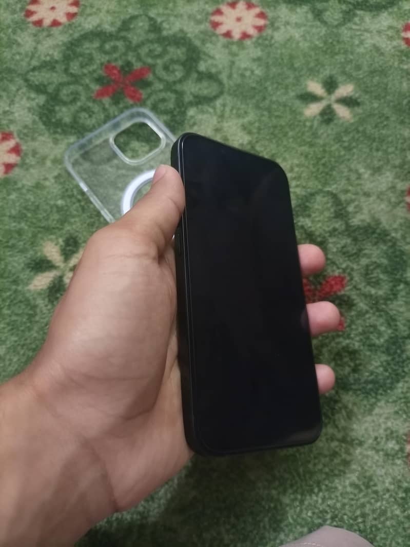Apple iPhone 13 1