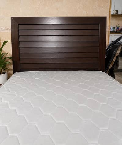 single bed with mattress