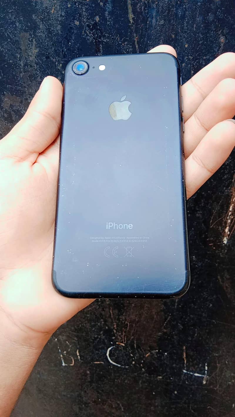 Apple iPhone 7 3