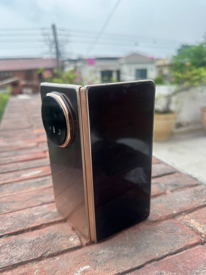 Honor Magic V5 1